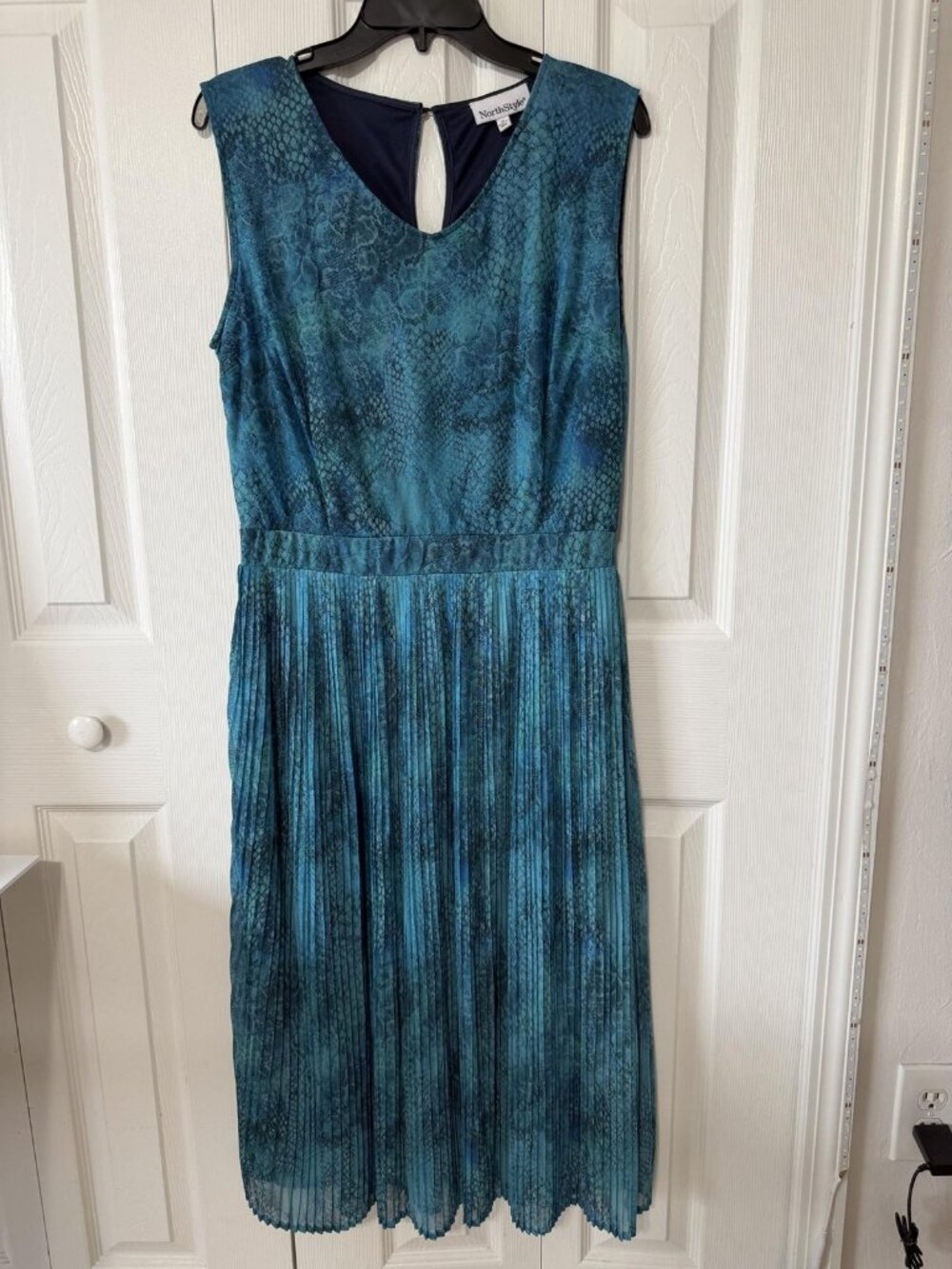 NorthStyle Dress Womens 14 Blue Animal Print Sleeveless Pleated Chiffon Midi